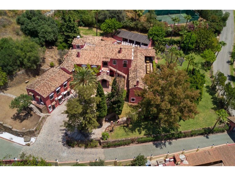 Villa for Sale in Benahavís, Malaga 38