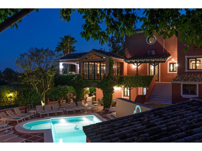 Villa for Sale in Benahavís, Malaga 39