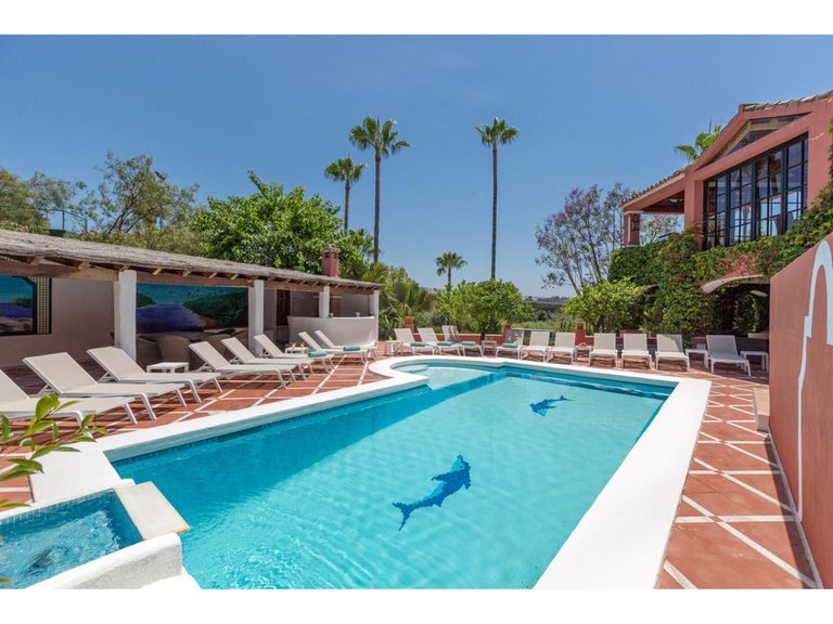 Villa for Sale in Benahavís, Malaga 42