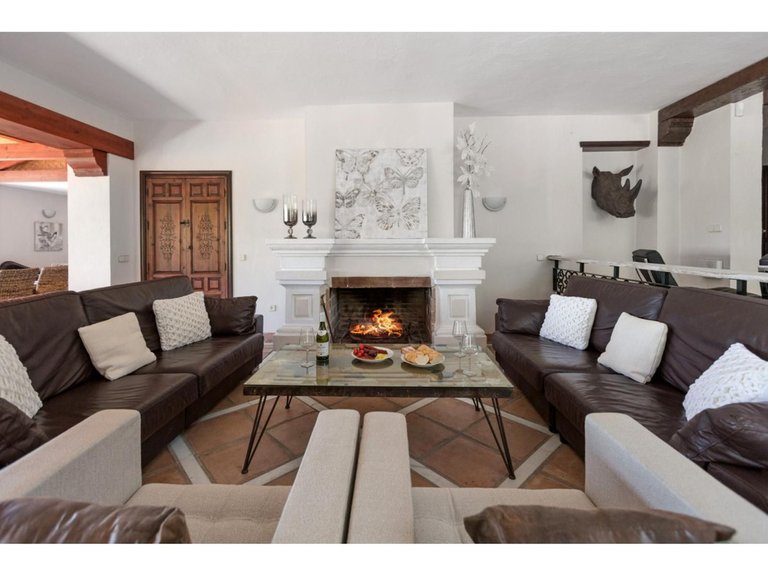 Villa for Sale in Benahavís, Malaga 45