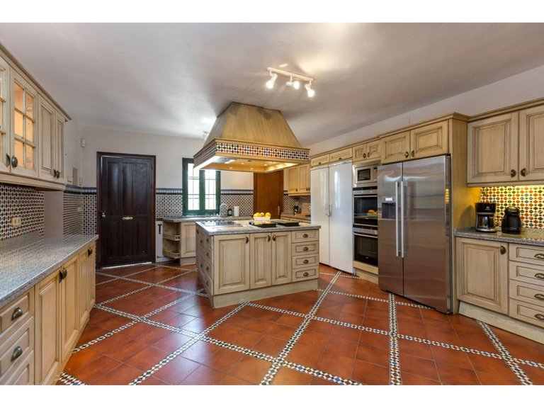 Villa for Sale in Benahavís, Malaga 5
