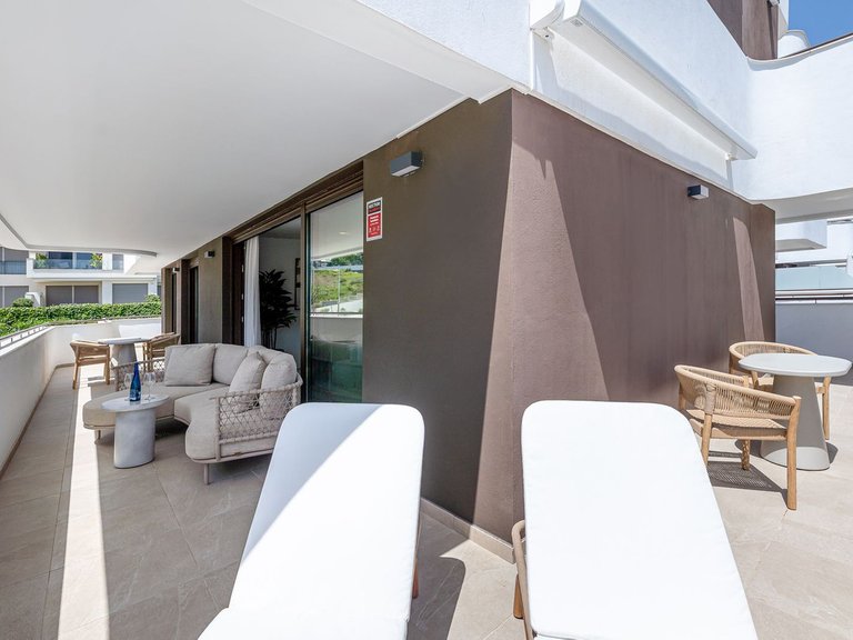 Apartment for Sale in Costa del Sol, Estepona, Malaga 11