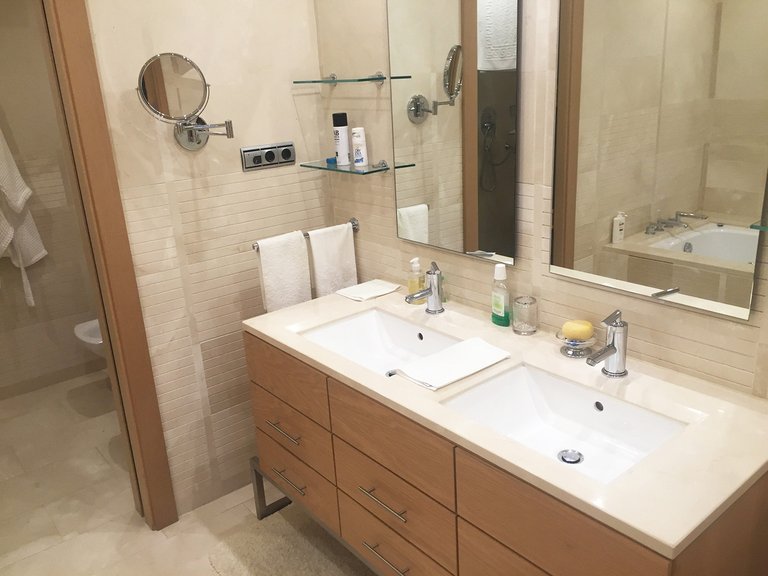 Apartment for Sale in The Golden Mile, Malaga 11