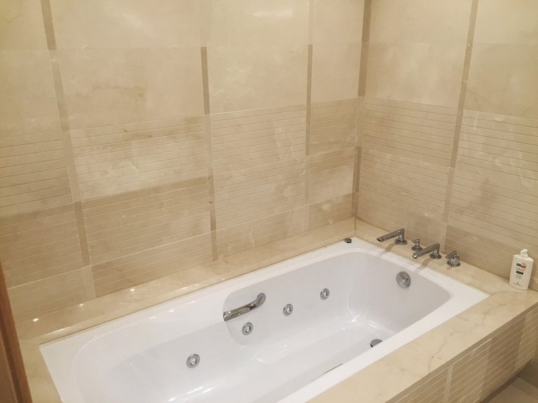 Apartment for Sale in The Golden Mile, Malaga 12