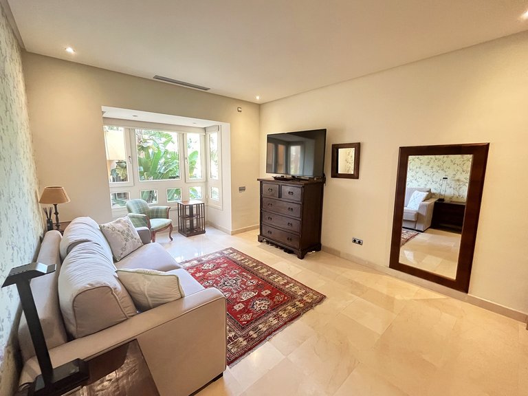 Apartment for Sale in The Golden Mile, Malaga 13