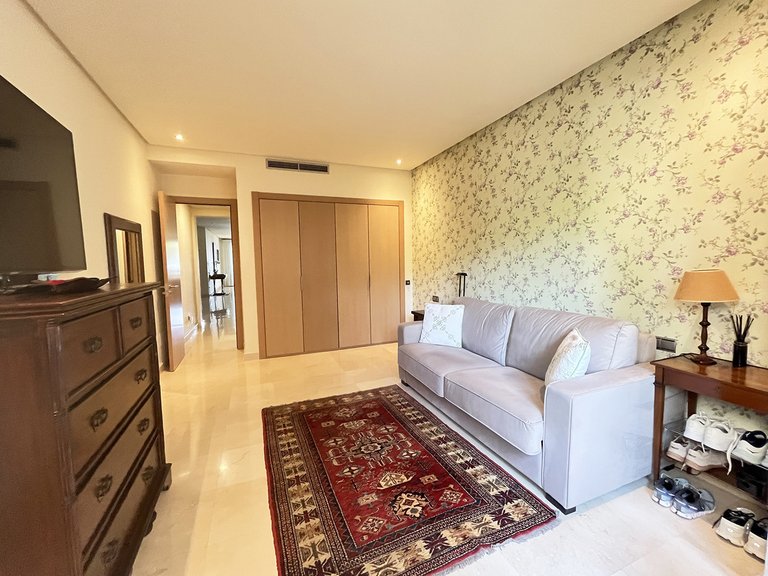 Apartment for Sale in The Golden Mile, Malaga 14