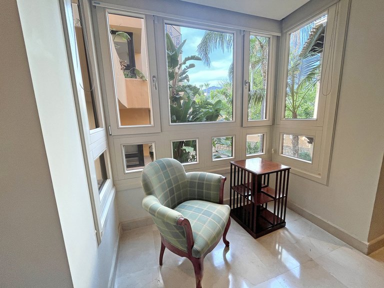 Apartment for Sale in The Golden Mile, Malaga 32