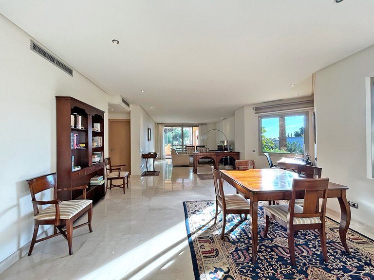 Apartment for Sale in The Golden Mile, Malaga 4
