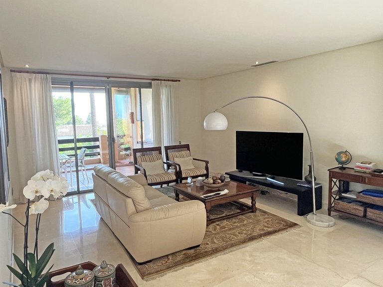 Apartment for Sale in The Golden Mile, Malaga 6