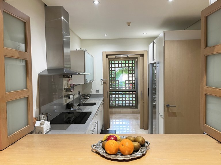 Apartment for Sale in The Golden Mile, Malaga 7