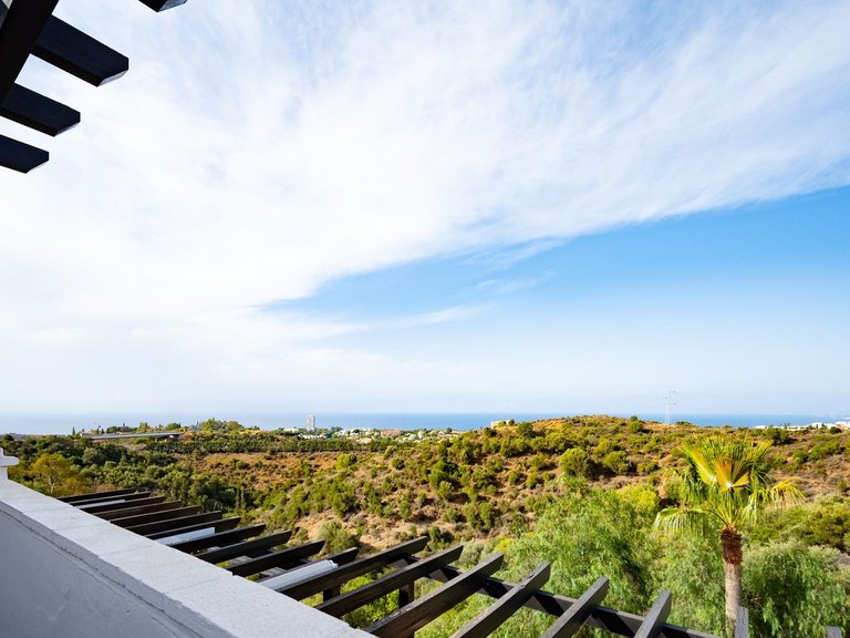 Apartment for Sale in Altos De Los Monteros, Malaga 1