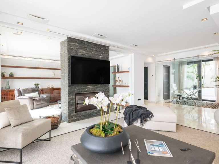 Villa for Sale in Nueva Andalucía, Malaga 10