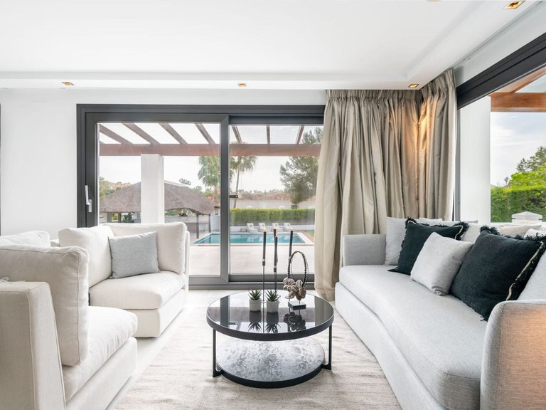 Villa for Sale in Nueva Andalucía, Malaga 14