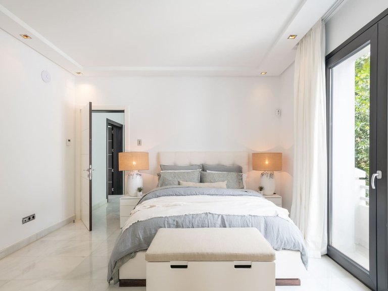 Villa for Sale in Nueva Andalucía, Malaga 18