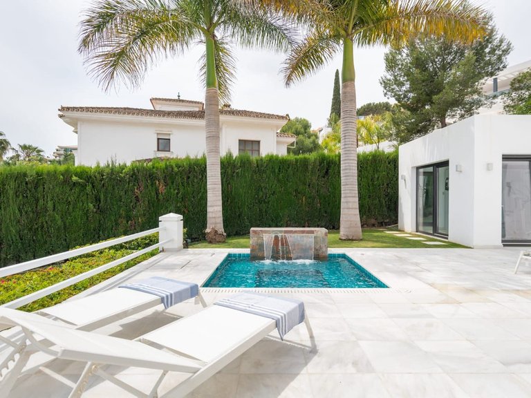 Villa for Sale in Nueva Andalucía, Malaga 2