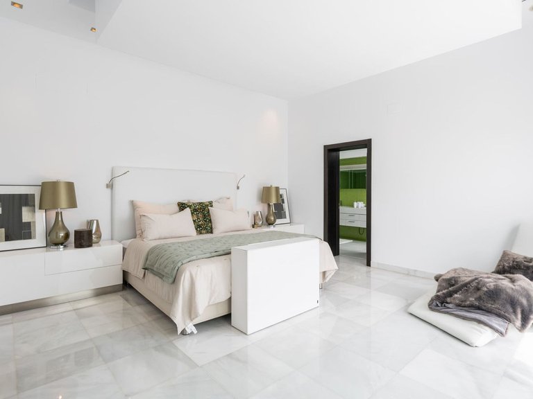 Villa for Sale in Nueva Andalucía, Malaga 6