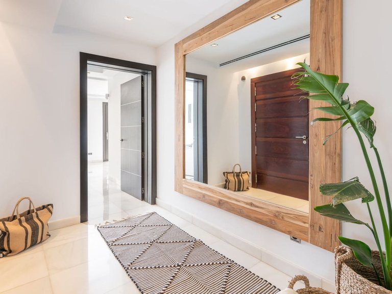 Villa for Sale in Nueva Andalucía, Malaga 9
