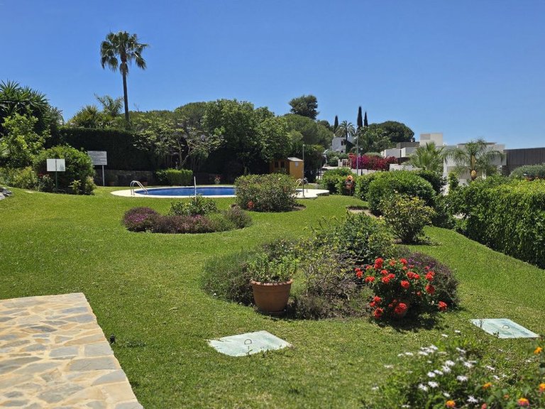 Apartment for Sale in El Paraiso, Malaga 6