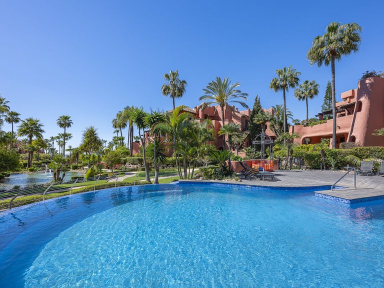 Apartment for Sale in New Golden Mile, Malaga 5