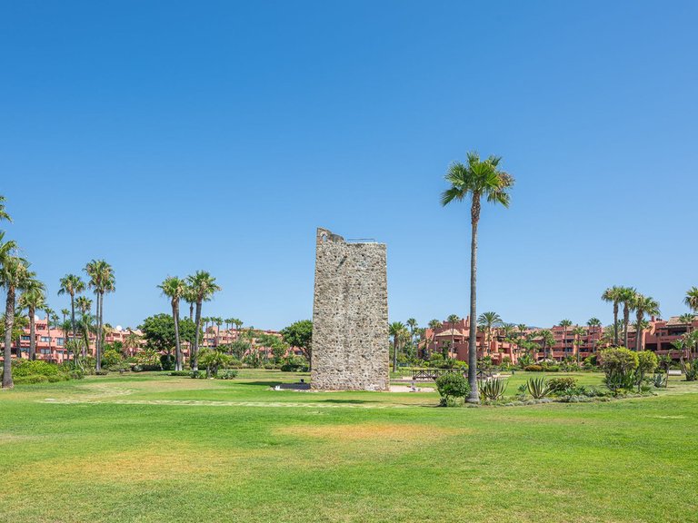 Apartment for Sale in New Golden Mile, Malaga 9