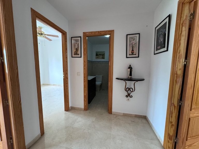 Villa for Sale in San Pedro De Alcántara, Malaga 17