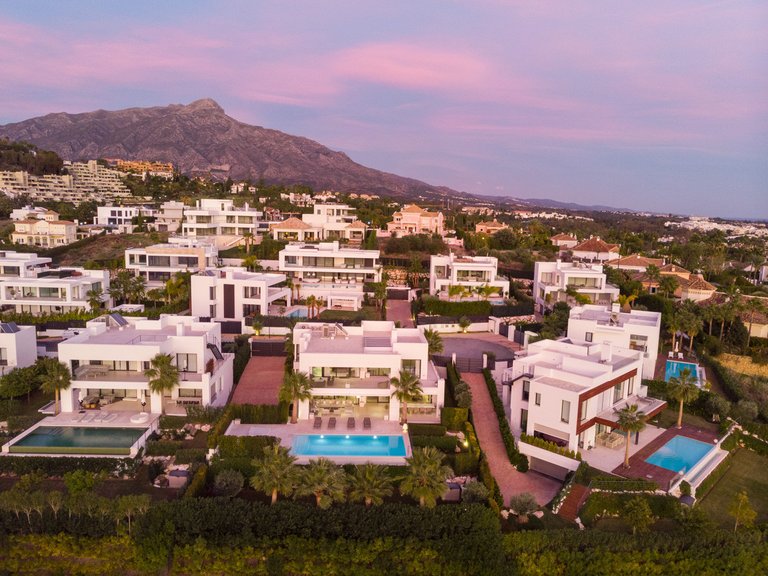Villa for Sale in Nueva Andalucía, Malaga 10