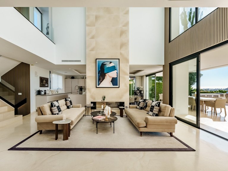 Villa for Sale in Nueva Andalucía, Malaga 13
