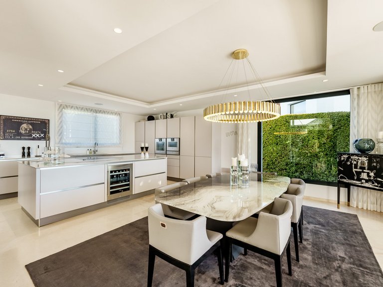 Villa for Sale in Nueva Andalucía, Malaga 14