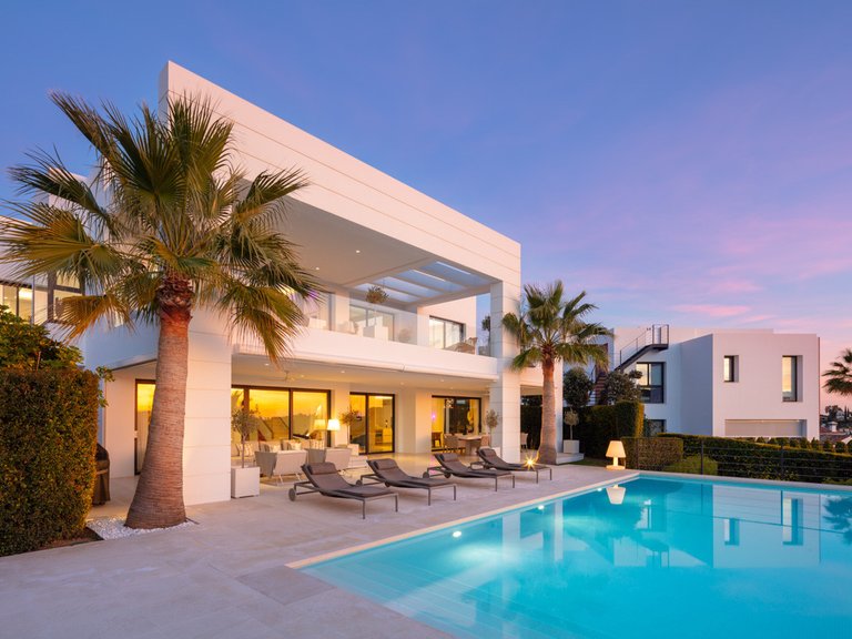 Villa for Sale in Nueva Andalucía, Malaga 2