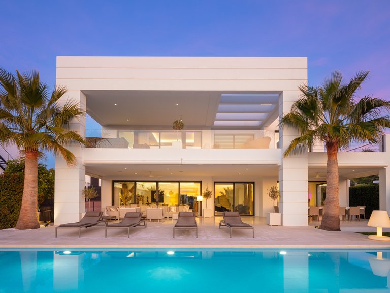 Villa for Sale in Nueva Andalucía, Malaga 3