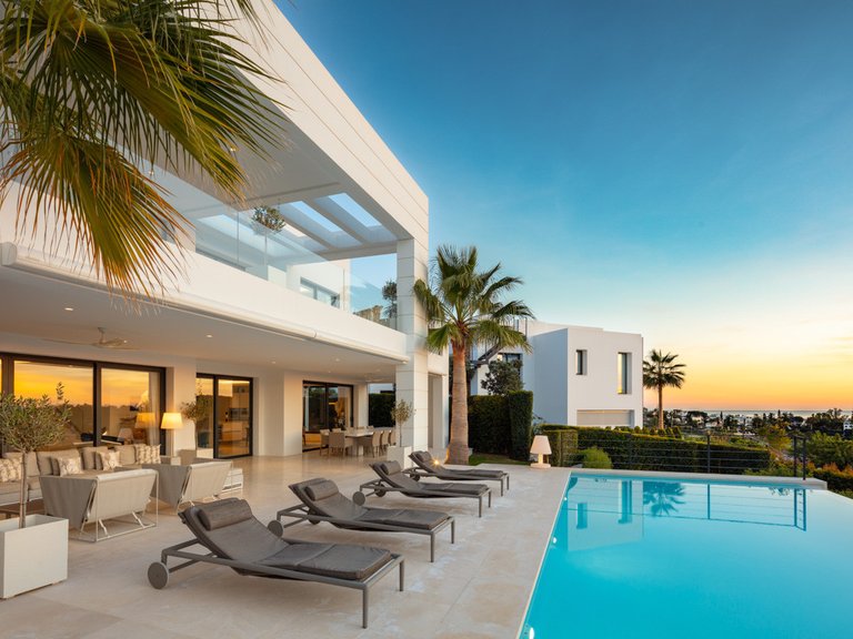 Villa for Sale in Nueva Andalucía, Malaga 4