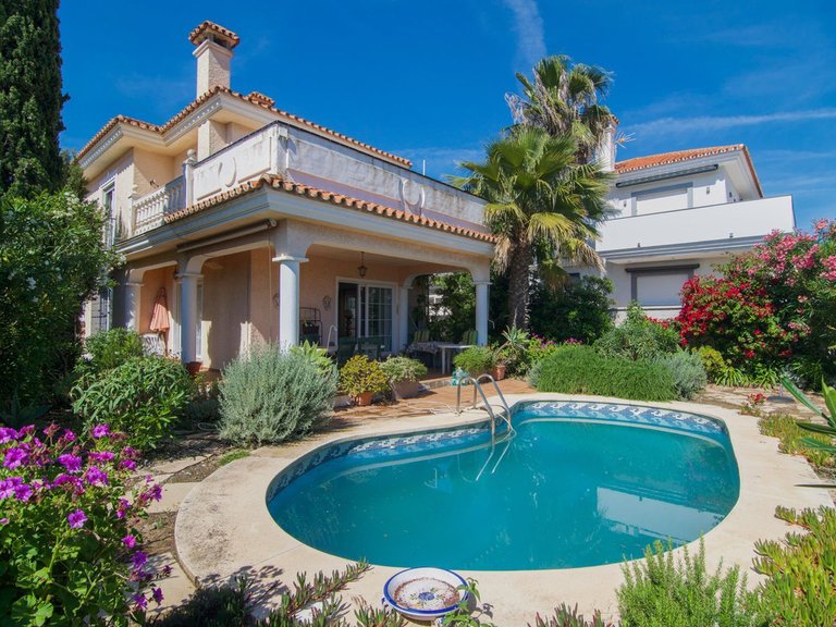 Villa for Sale in Fuengirola, Malaga 1