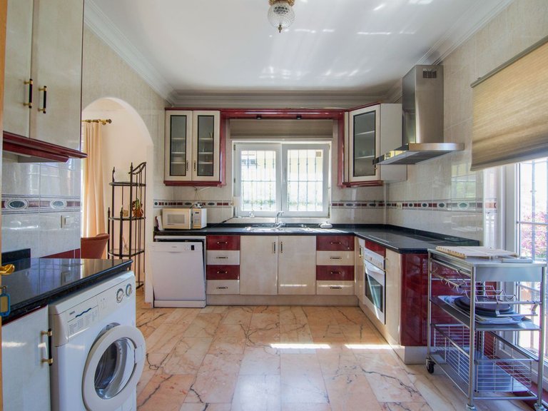 Villa for Sale in Fuengirola, Malaga 6