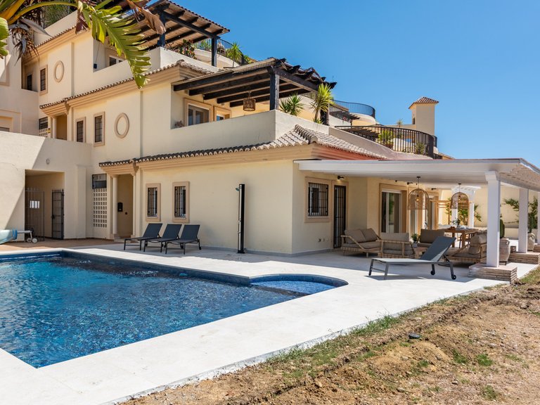 Apartment for Sale in San Roque, Cadiz 1