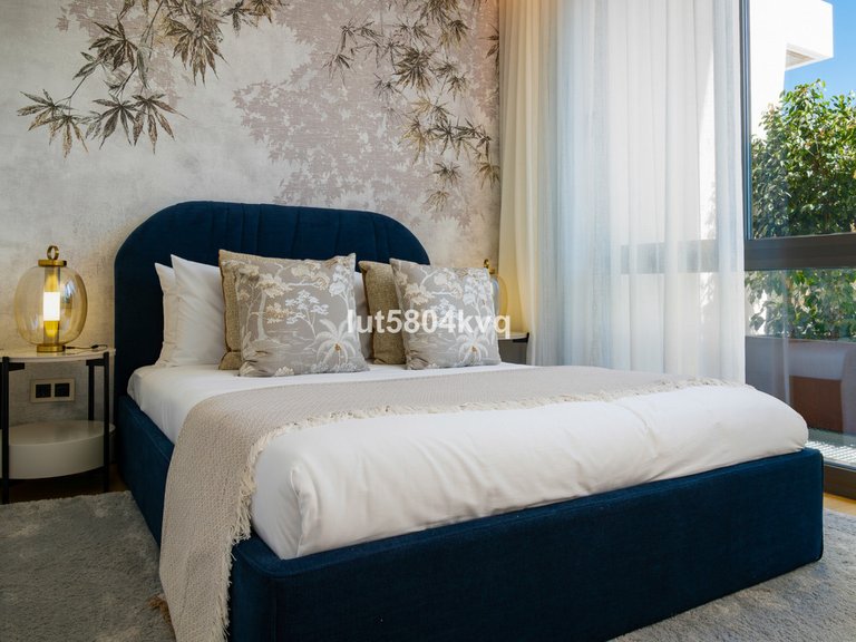 Apartment for Sale in The Golden Mile, Malaga 22