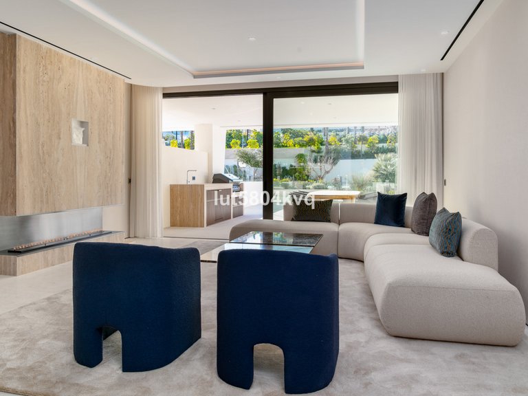 Apartment for Sale in The Golden Mile, Malaga 5