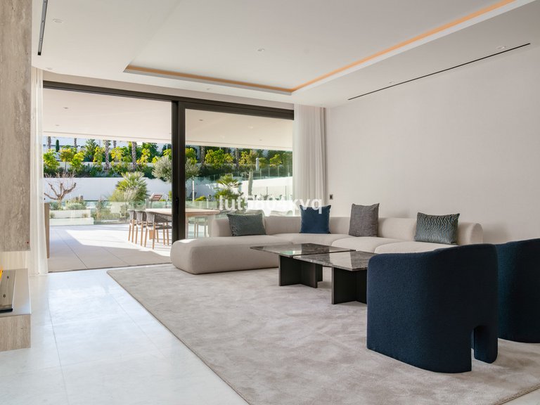 Apartment for Sale in The Golden Mile, Malaga 7