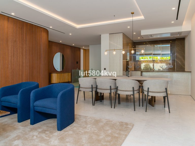 Apartment for Sale in The Golden Mile, Malaga 9