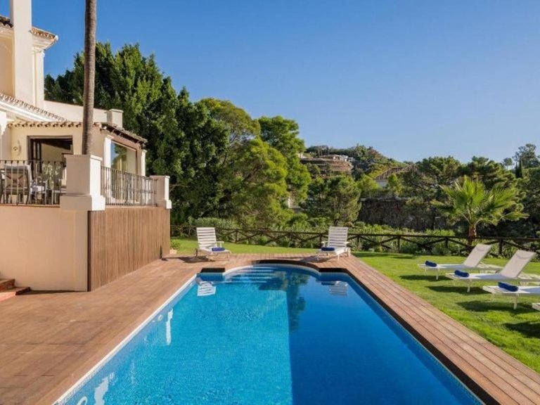 Villa for Sale in La Zagaleta, Malaga 32