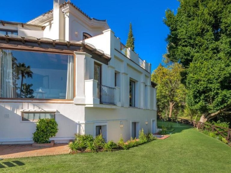 Villa for Sale in La Zagaleta, Malaga 44