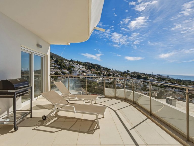 Apartment for Sale in Benalmadena Costa, Malaga 2