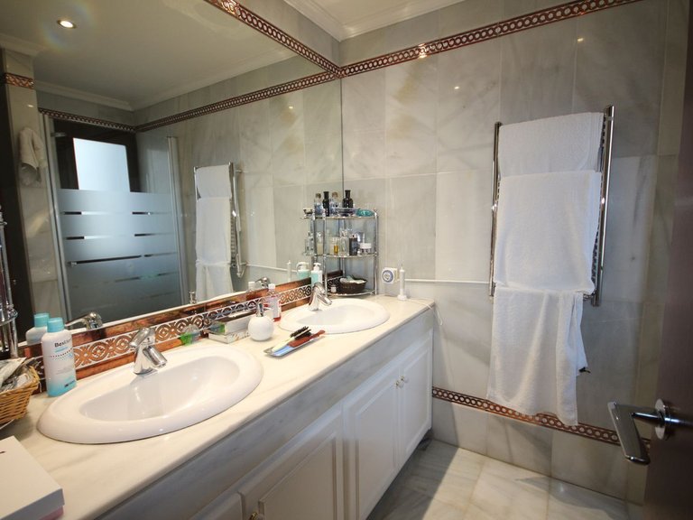 Villa for Sale in Marbella, Malaga 24