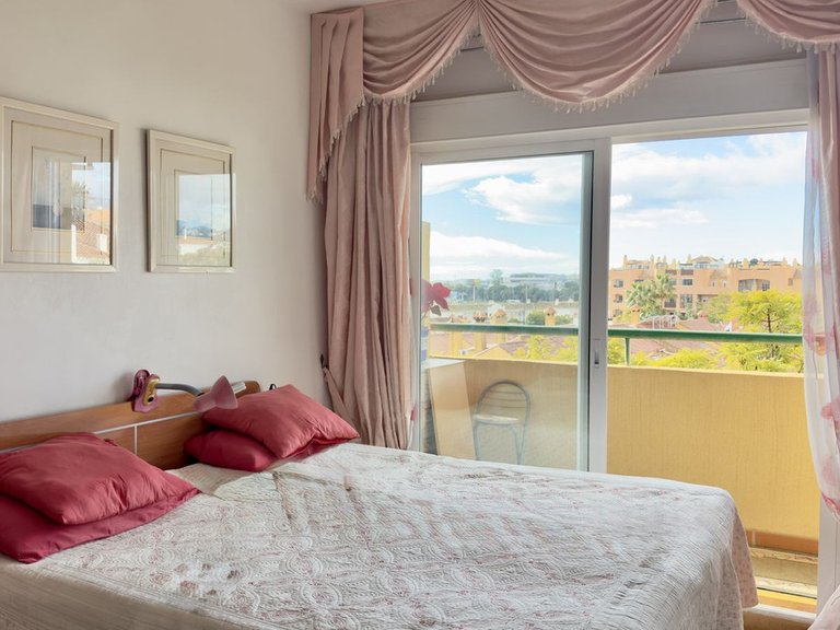 Apartment for Sale in Los Pacos, Malaga 17
