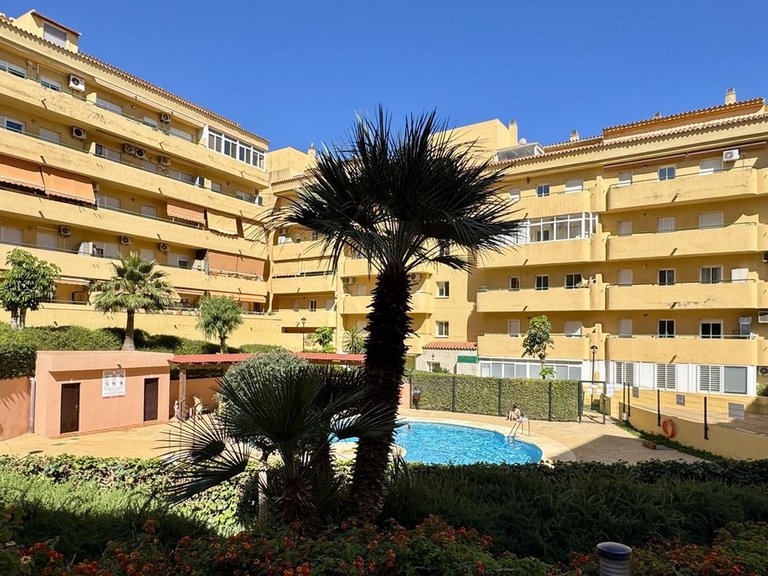 Apartment for Sale in Los Pacos, Malaga 3