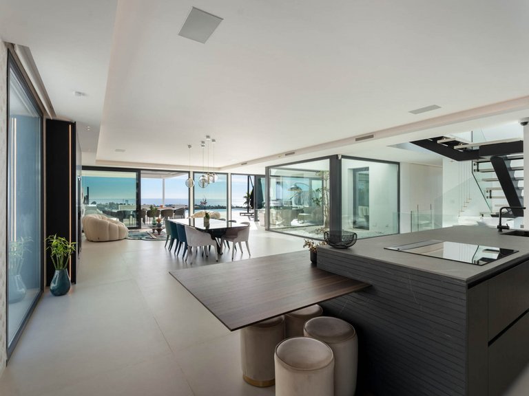 Villa for Sale in Benahavís, Malaga 11