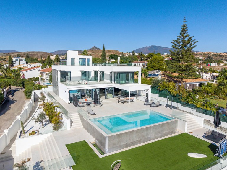Villa for Sale in Benahavís, Malaga 13