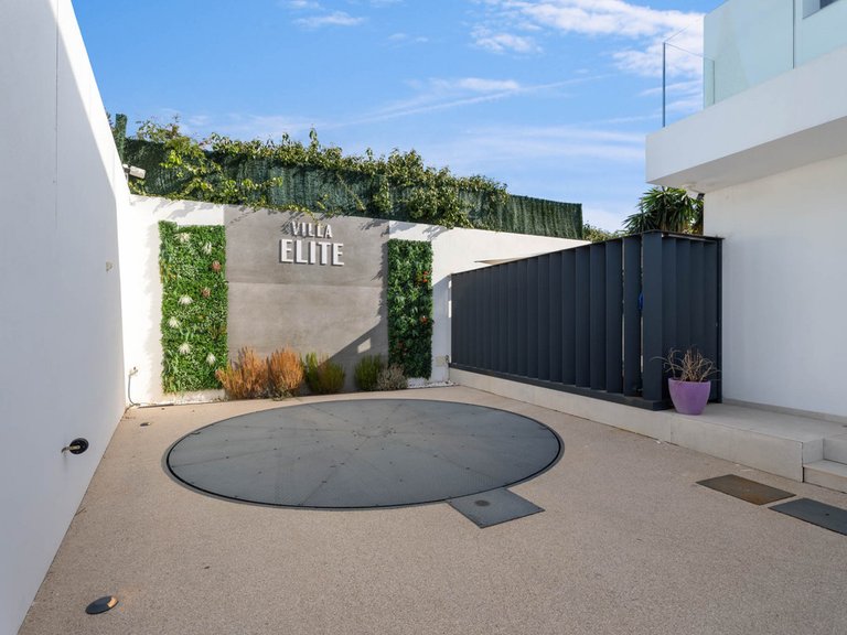 Villa for Sale in Benahavís, Malaga 16