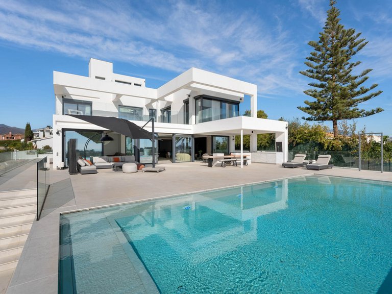 Villa for Sale in Benahavís, Malaga 3