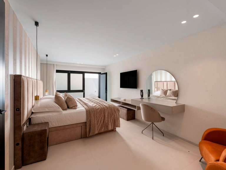 Villa for Sale in Benahavís, Malaga 36