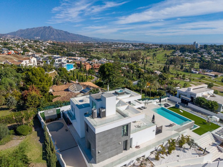 Villa for Sale in Benahavís, Malaga 42